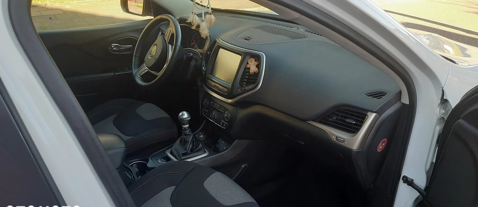 Jeep Cherokee cena 69000 przebieg: 149100, rok produkcji 2014 z Częstochowa małe 172